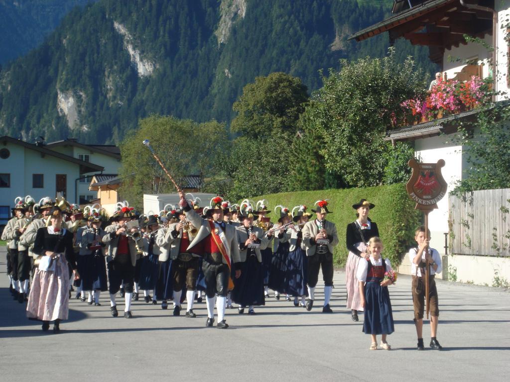 Ferienwohnung Gertraud und Peter Geisler Finkenberg Exterior foto